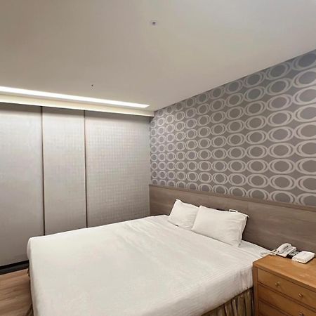 Crystal City Hotel Csungli Kültér fotó