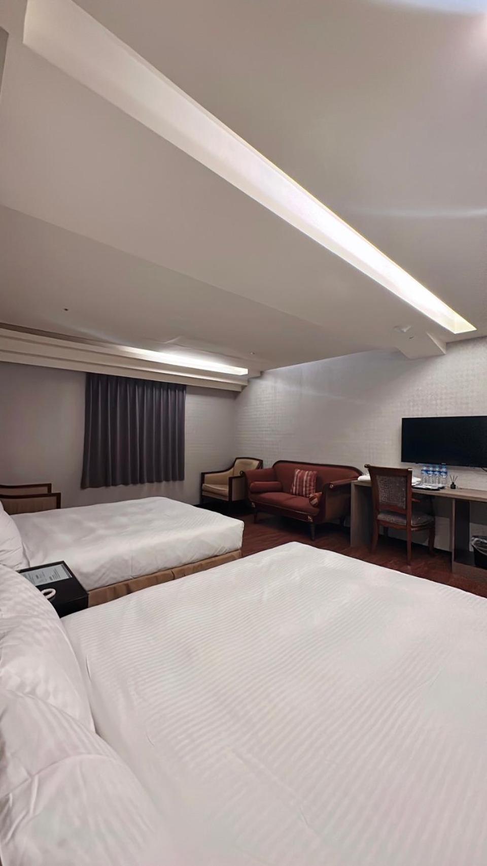 Crystal City Hotel Csungli Kültér fotó