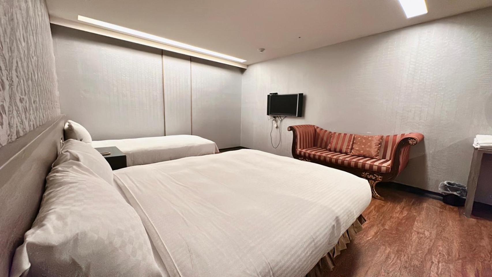 Crystal City Hotel Csungli Kültér fotó